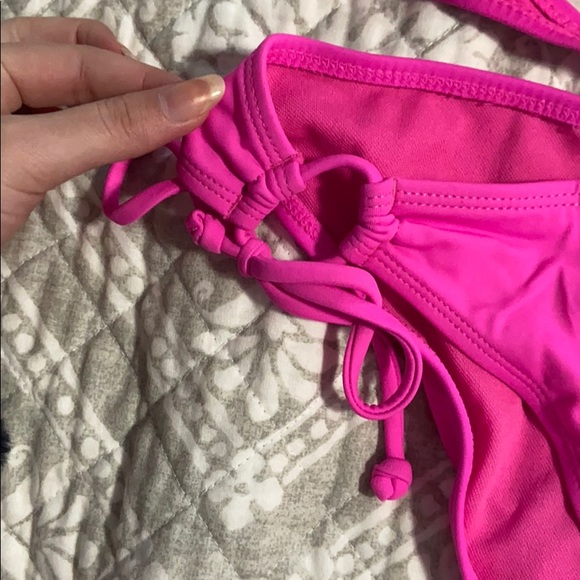 Pink bikini - Picture 2 of 3